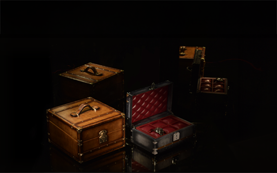 Watch & Accessories steamer trunk