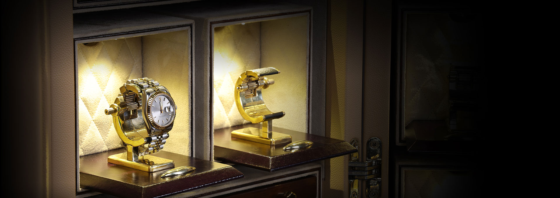 watch CABINET trunks 