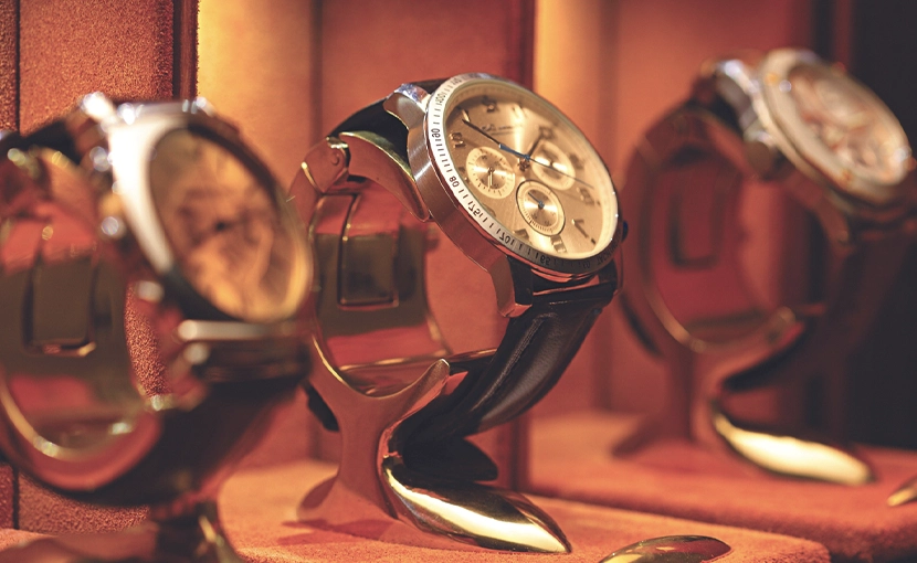watch cabinet trunk