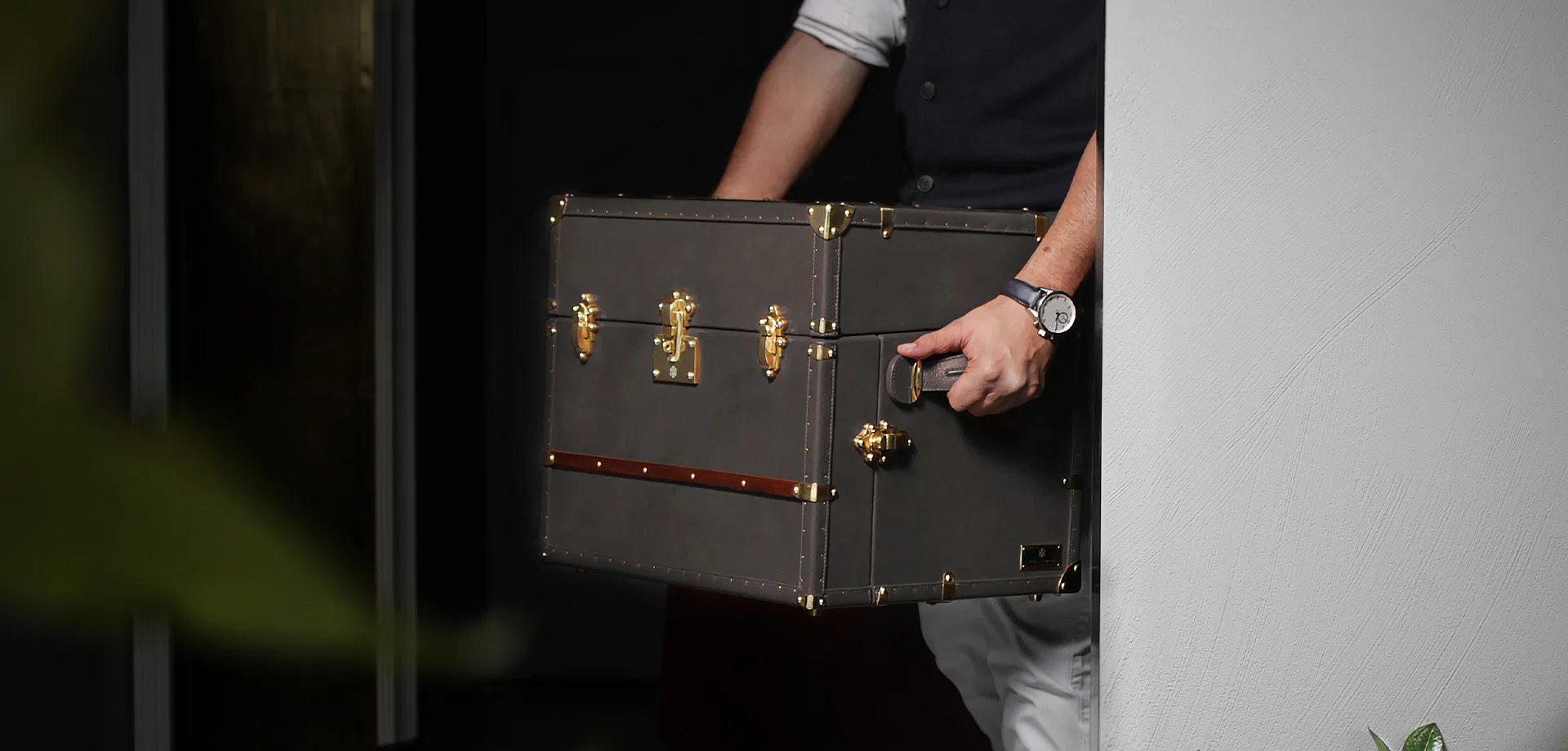 Bar Steamer Trunks