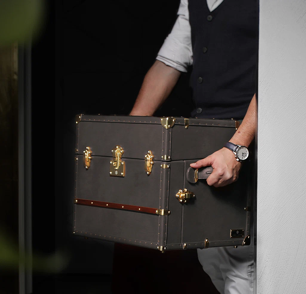 Bar Steamer Trunks
