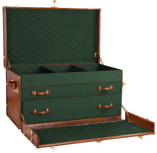 Classic steamer trunk with two drawer