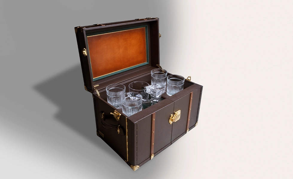 BAR steamer trunks