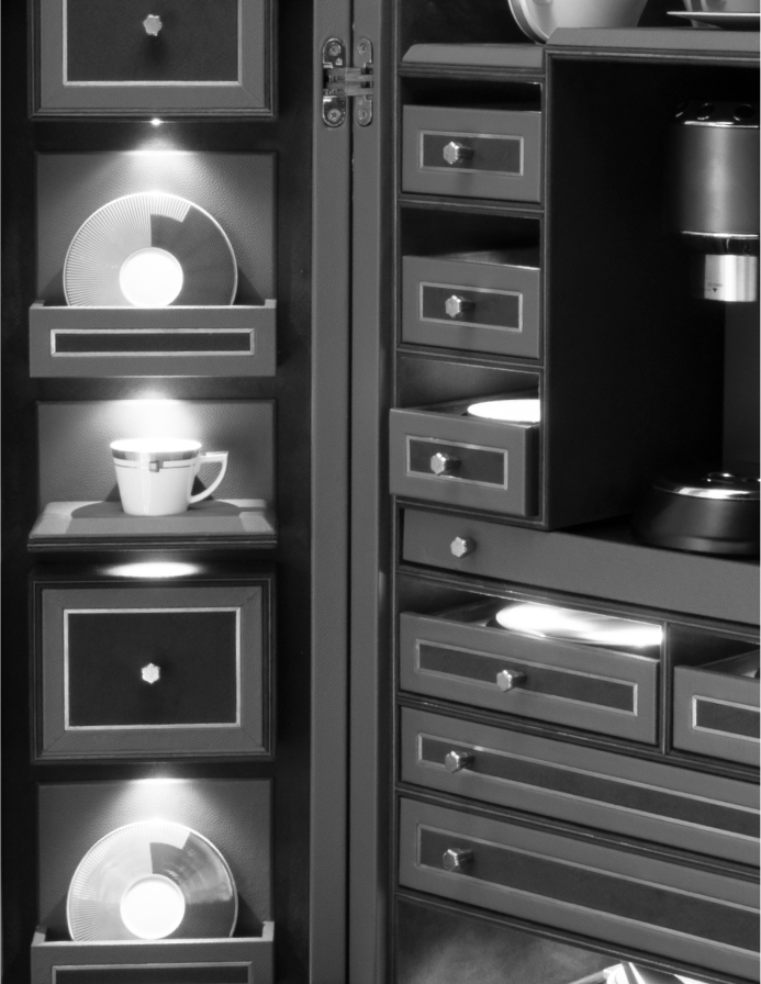 small-tea-and-coffee-trunk