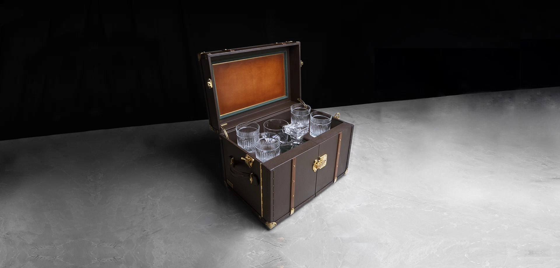 Travel Bar Steamer Trunk