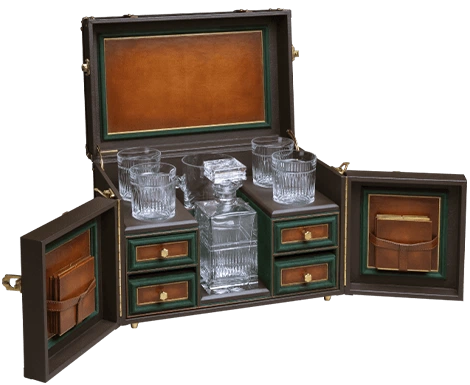 Travel-bar-steamer-trunk